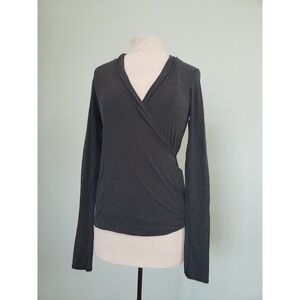Lululemon Women's 2 Open‎ Wrap Front Gray Button Side Thumbholes Activewear Yoga
